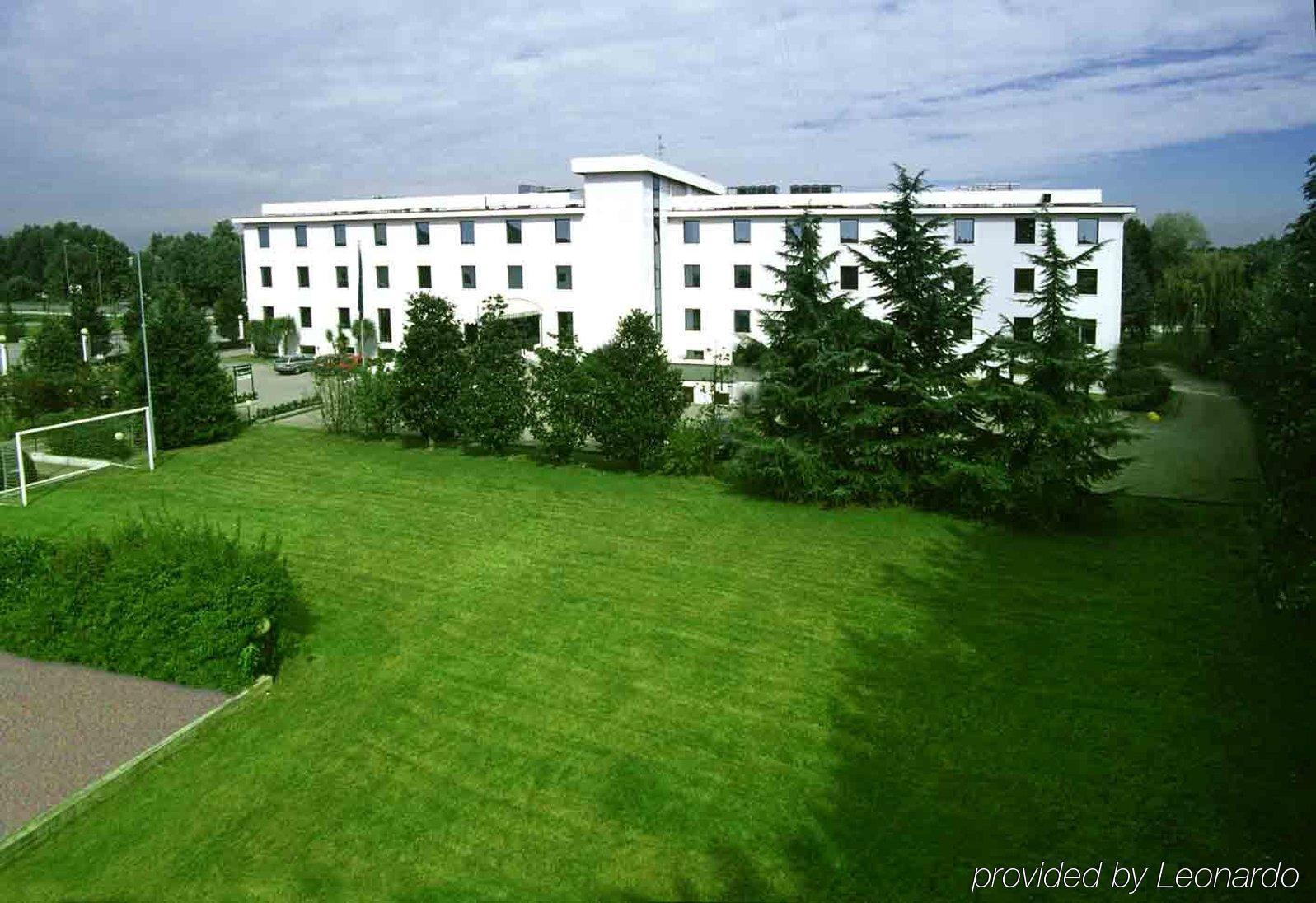 Hotel Le Moran Cusago Exterior photo