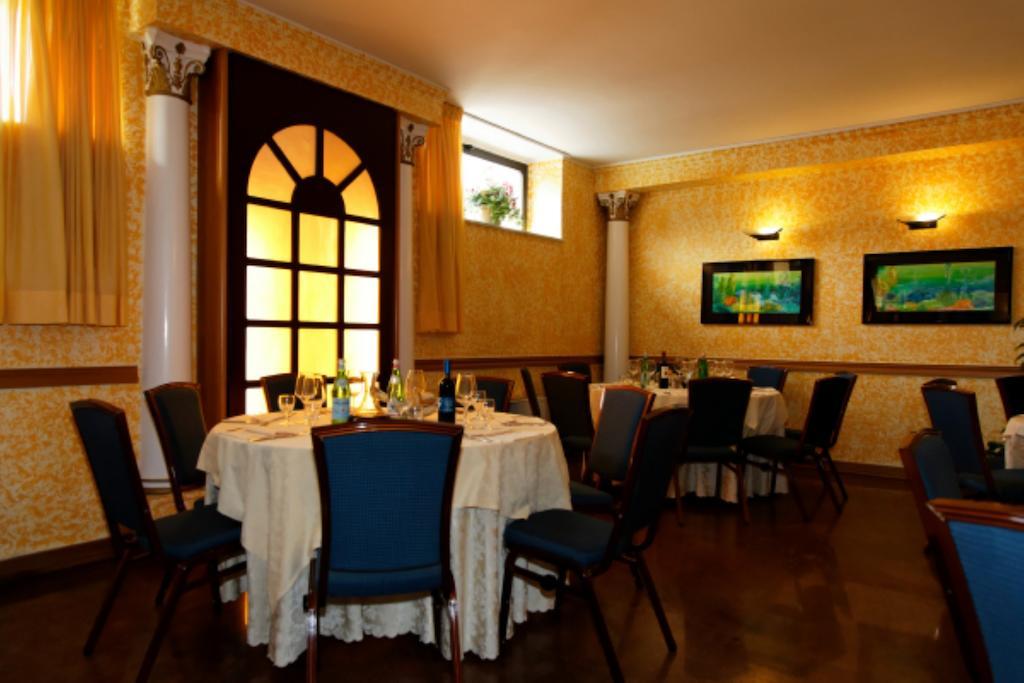 Hotel Le Moran Cusago Exterior photo